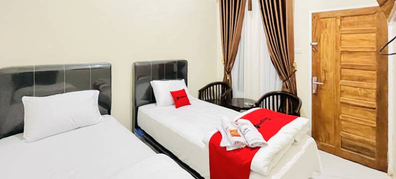 RedDoorz @ Gunari Guest House Merek Karo图片