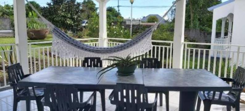 Bungalow Charmant a Capesterre Belle Eau Avec Piscine Partagee图片