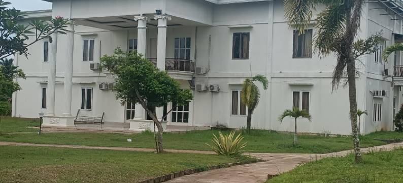 Hotel O 翁布伊民宿靠近哈吉伊鲁斯的坎丹甘粽子店(OYO 93512 Umbuy Homestay NearKetupat Kandangan Haji Irus)图片