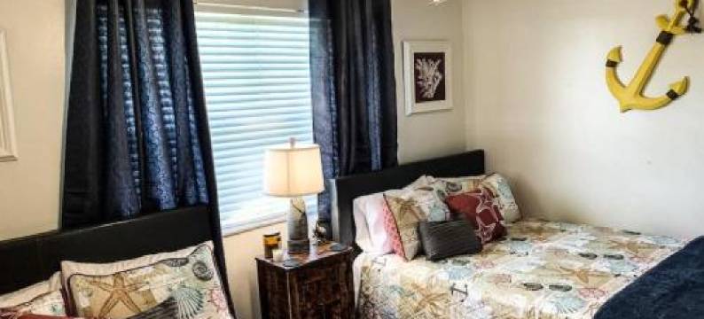 Ambers Jensen Beachhouse with Hot Tub图片