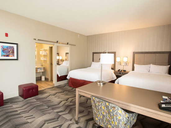 希尔顿欢朋酒店及套房(桑德贝)