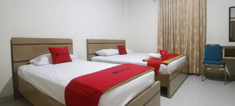 红多兹Plus 酒店-近WTC巴塘哈利商场(RedDoorz Plus Near WTC Batanghari Mall)图片