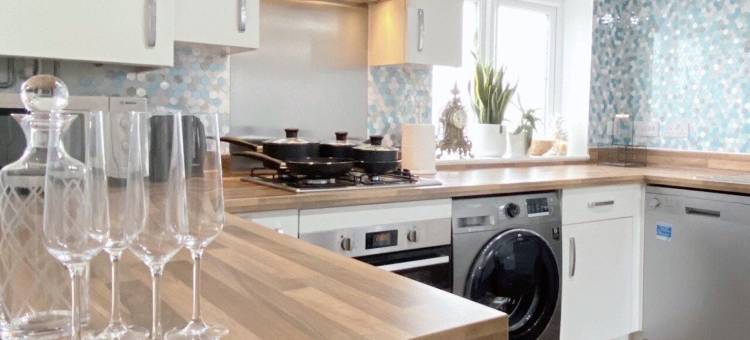 在比斯特的无瑕疵的两居室房子(Impeccable 2 Bedroom House in Bicester)图片