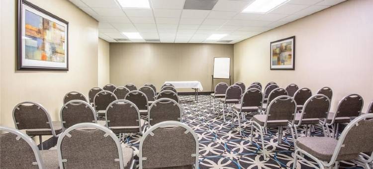 斯内尔维尔石头山拉昆塔温德姆套房酒店(La Quinta Inn & Suites by Wyndham Snellville-Stone Mountain)图片