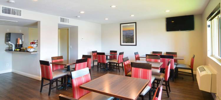 舒适套房酒店-近莫雷诺谷马奇空军预备基地(Comfort Inn & Suites Moreno Valley Near March Air Reserve Base)图片