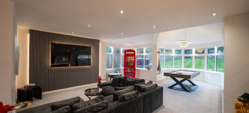 Luxury Retreat, Hot tub,  SK Massage Bed & Tesla图片