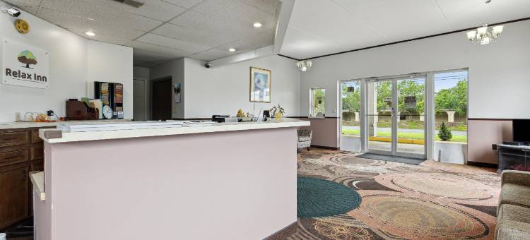 OYO格林维尔US-321公路附近的Relax inn(Relax Inn by OYO Greeneville Near Hwy US-321)图片