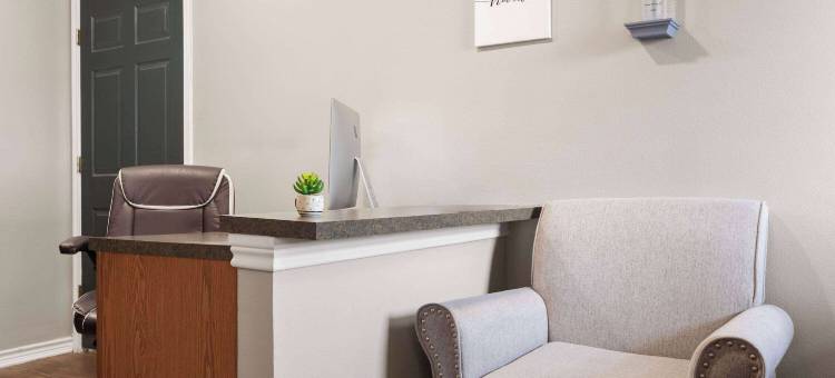 德克萨斯三河鹰巢酒店 - 温德姆旅屋(Eagle's Den Three Rivers Texas a Travelodge by Wyndham)图片