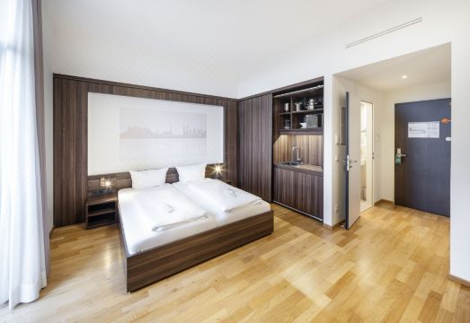 SevenDays Hotel BoardingHouse Hotel Overview