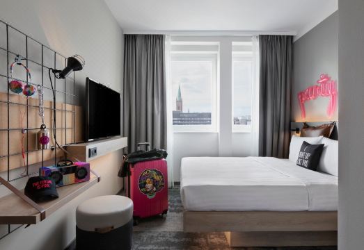 Moxy Duesseldorf City Hotel Overview