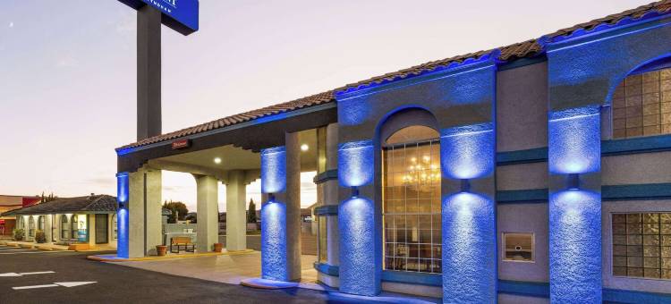 金曼温德姆贝蒙特酒店(Baymont by Wyndham Kingman)图片