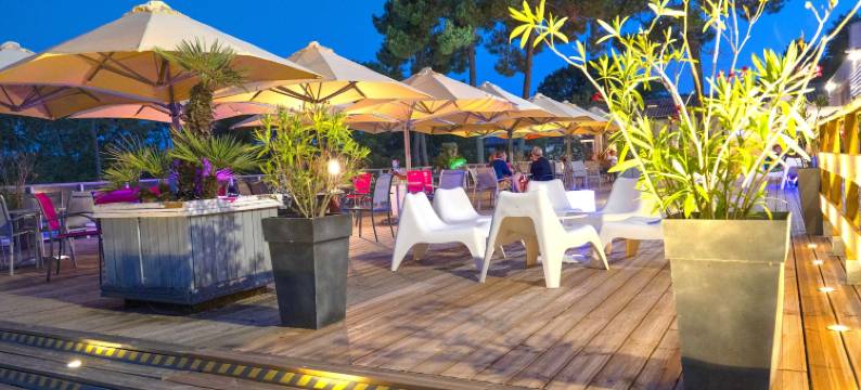 阿祖雷亚龙瑟莱班酒店(Azureva Ronce les Bains)图片