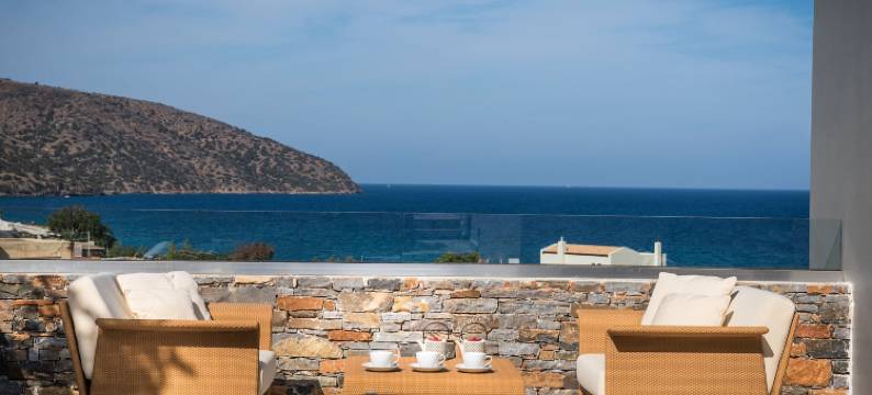 克里特岛的海滨豪华别墅，带私人泳池和桑拿(Luxurious Sea View Villa in Agios Nikolaos)图片