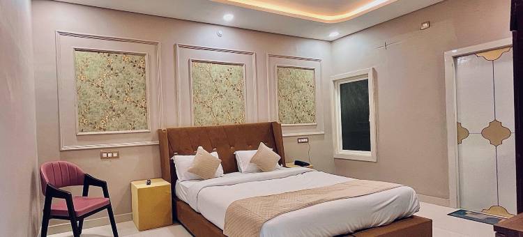 西亚瓦尔宫殿(Siyavar Palace)图片