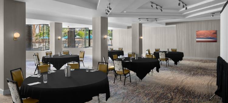 凤凰城比特摩尔希尔顿安泊酒店(Embassy Suites by Hilton Phoenix Biltmore)图片