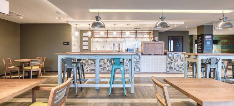 普瑞米尔沃金厄姆市中心酒店(Premier Inn Wokingham Town Centre)图片