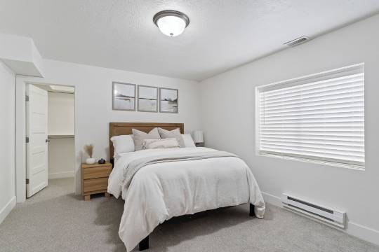 Clean and Modern 2-bedroom Apartment in beautiful Mountain Green