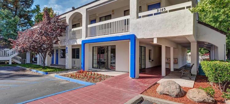 Super 8 by Wyndham Santa Rosa North(Super 8 by Wyndham Santa Rosa North)图片