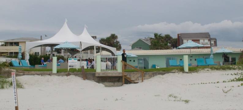 海中美人鱼海滨酒店(The Salty Mermaid Oceanfront Hotel)图片