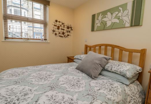 Apartment 6 Hotel Overview