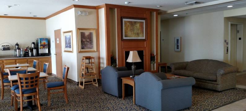 洲际酒店集团托莱多西拿破仑智选假日酒店(Holiday Inn Express Toledo West - Napoleon, an IHG Hotel)图片