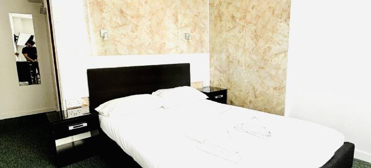 卡尔顿庭院酒店(Carlton Court Hotel)图片