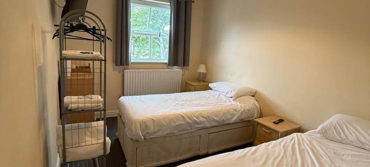 OYO 沃特曼斯阿姆斯赫舍姆酒店(OYO the Watermans Arms Hersham)图片