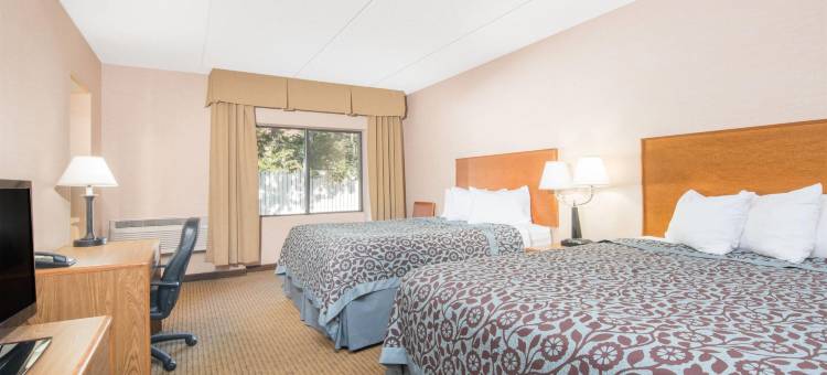 德卢斯湖畔漫步戴斯酒店(Days Inn by Wyndham Duluth Lakewalk)图片