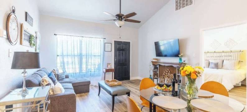 La Casita：有热水浴缸和火坑，距离弗雷德15分钟(La Casita: Hot-Tub & Firepit, 15 Min to Fred!)图片