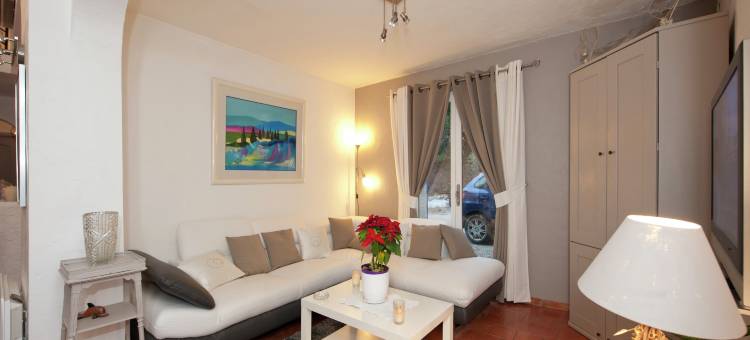 Villa in Bagnols with Pool & Near Nature Parks图片