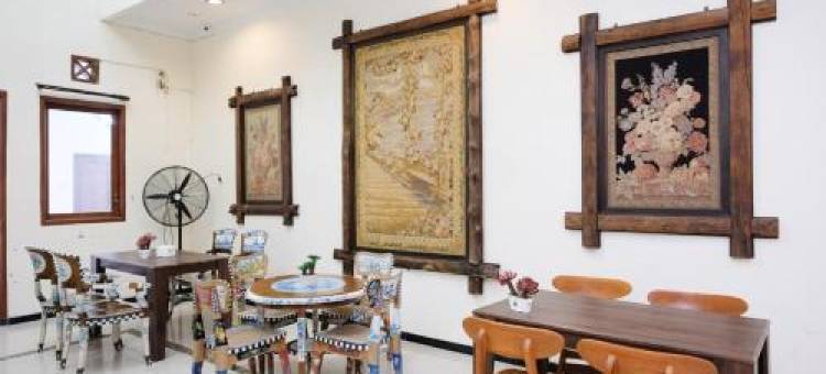 靠近马朗Gajayana体育场的RedDoorz Syariah(Urbanview Hotel Griya Surya Malang by RedDoorz)图片