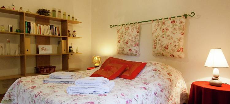 Cottage in Bourgnac with Whirlpool图片