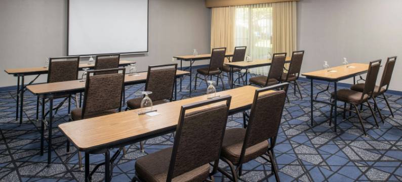 瓦卡维尔万怡酒店(Courtyard Vacaville)图片