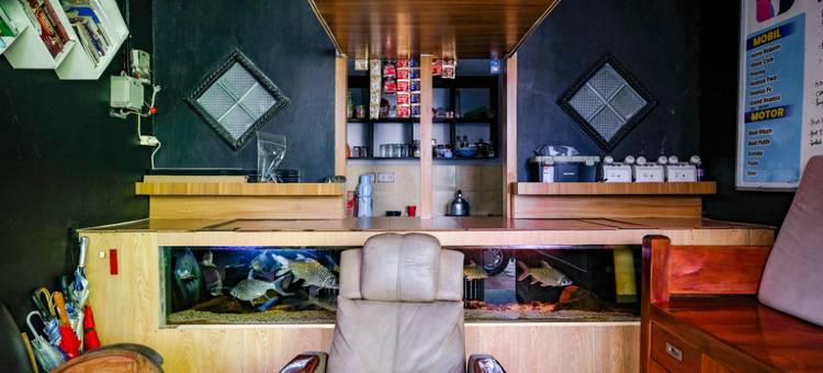 红门酒店清真-近瓦特斯车站(RedDoorz Syariah Near Stasiun Wates)图片