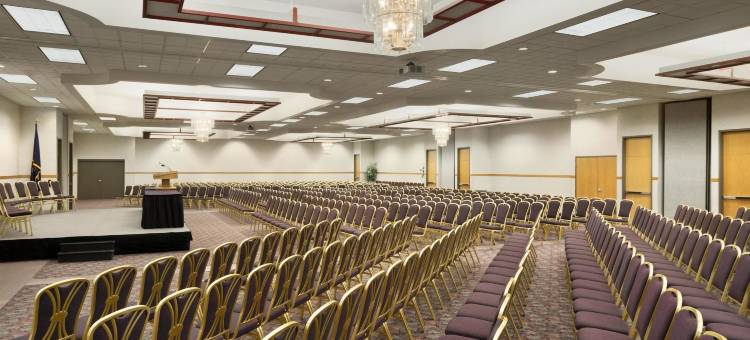 胡椒树南帕市政中心贝斯特韦斯特优质酒店(Best Western Plus Peppertree Nampa Civic Center Inn)图片