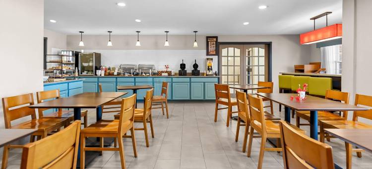拉蒂森肯诺沙 - 愉快的草原乡村酒店套房(Country Inn & Suites by Radisson Kenosha - Pleasant Prairie)图片