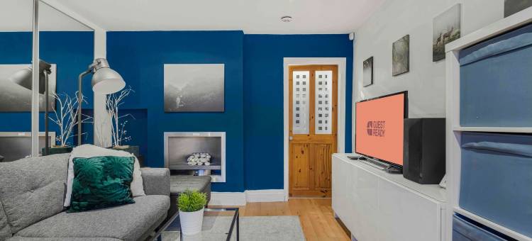Cozy 3-Bedroom Home in Droylsden图片