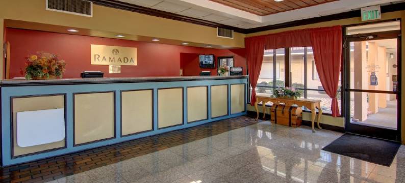 美肯华美达酒店(Ramada by Wyndham Macon)图片