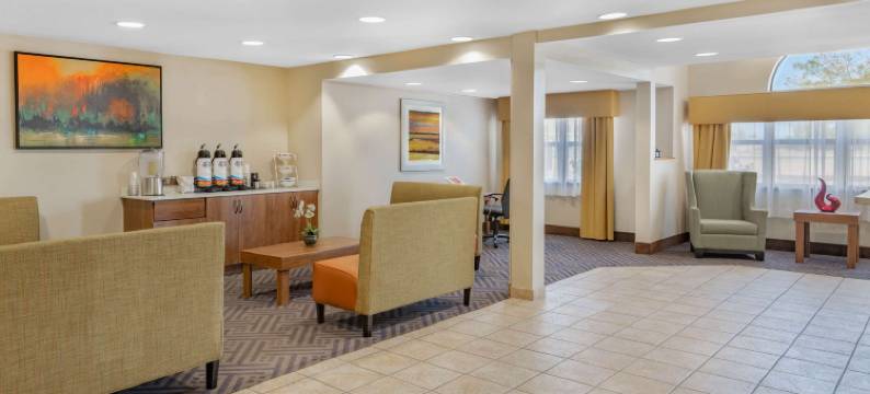 法明顿温德姆呗盟酒店(Baymont by Wyndham Farmington)图片