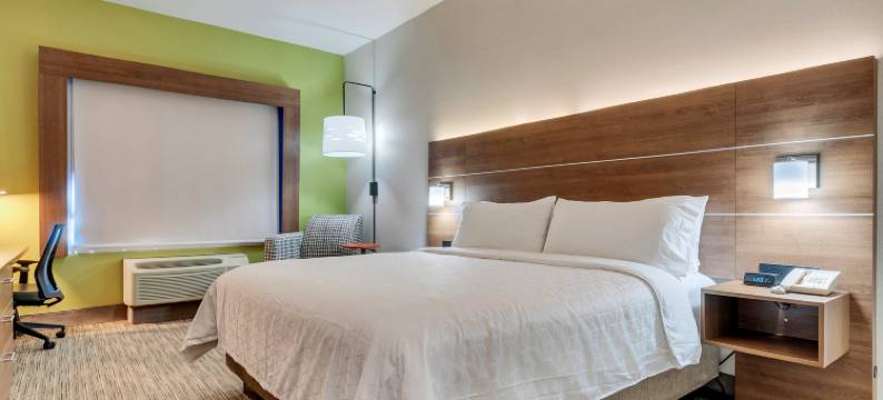 智选假日套房酒店湖埃尔西诺(Holiday Inn Express & Suites LAKE ELSINORE by IHG)图片