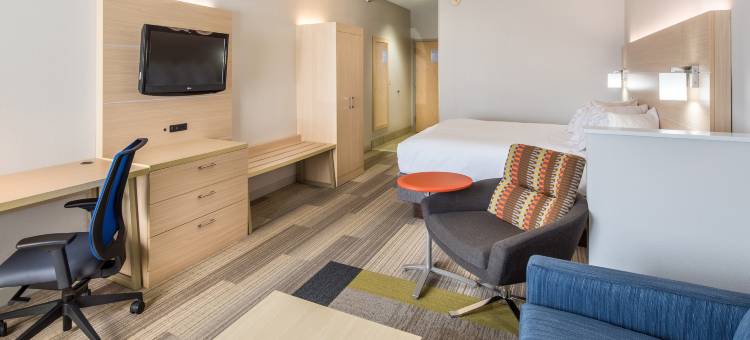 Holiday Inn Express 锡达拉皮兹(柯林斯道)(Holiday Inn Express Cedar Rapids (Collins RD))图片