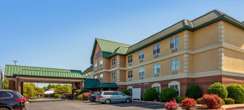 费耶特维尔大学区舒适套房酒店(Comfort Inn & Suites Fayetteville-University Area)图片