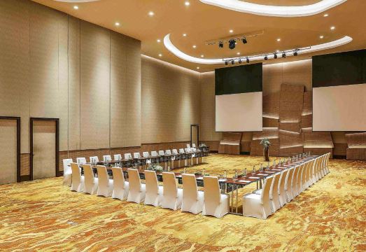 Mövenpick Siam Hotel Na Jomtien PattayaHotel Overview