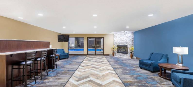 普雷里德欣温德姆美吟温德姆酒店(AmericInn by Wyndham Prairie du Chien)图片