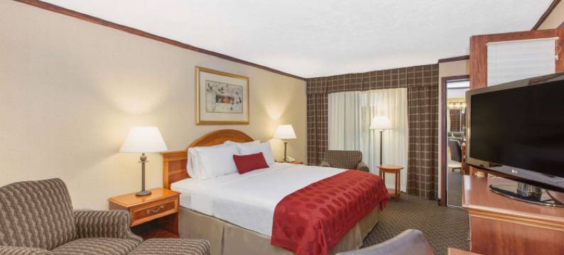 格兰德城区华美达酒店(Ramada by Wyndham Midtown Grand Island)图片