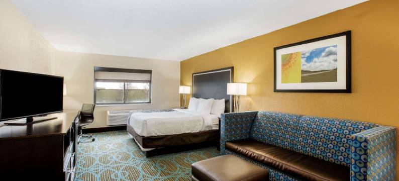 恩波里亚拉昆塔温德姆套房酒店(La Quinta Inn & Suites by Wyndham Emporia)图片