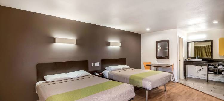 亨兹维尔6号公寓酒店(Studio 6 Huntsville, TX)图片