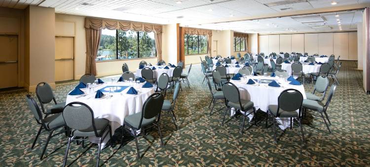 坦普林河畔红狮酒店(Red Lion Hotel Templin's on the River)图片