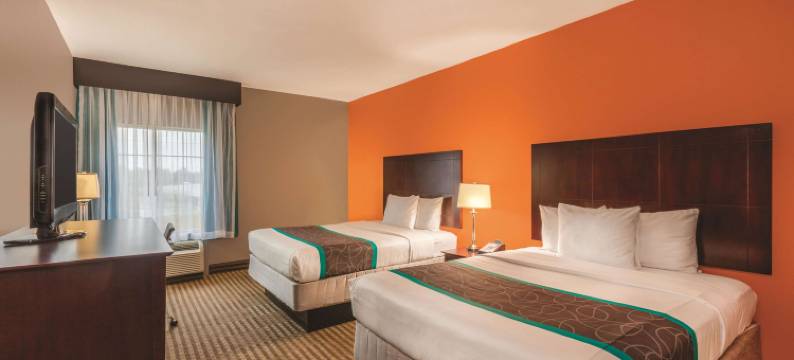 休斯敦布什国际机场东拉昆塔温德姆套房酒店(La Quinta Inn & Suites by Wyndham Houston Bush Intl Airpt E)图片