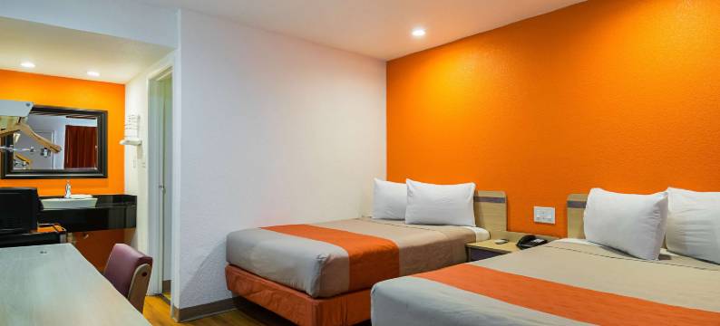 加州洛斯特希尔斯Motel 6酒店(Motel 6 Lost Hills, CA)图片